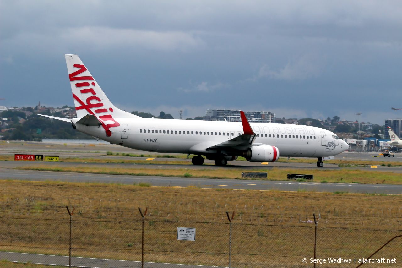 VH-VUY (39450) 2010 Boeing 737-8KG(WL)