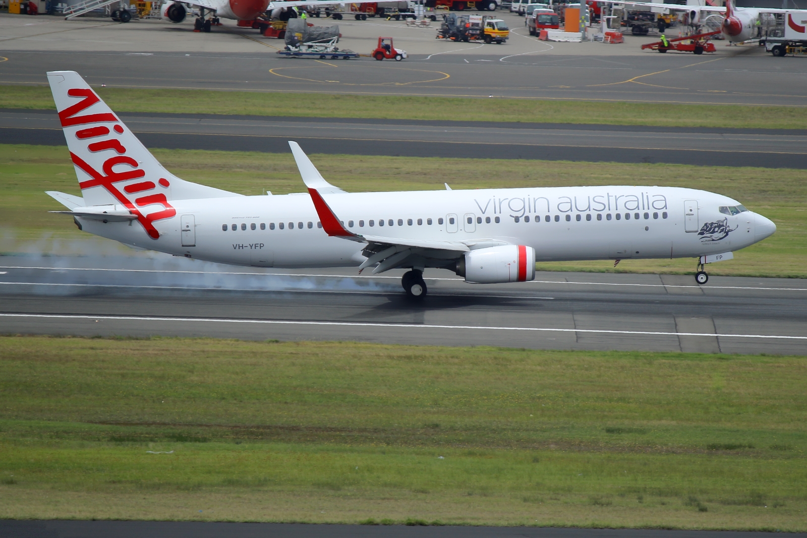 VH-YFP · Boeing 737-8FE(WL) · (SYD / YSSY)