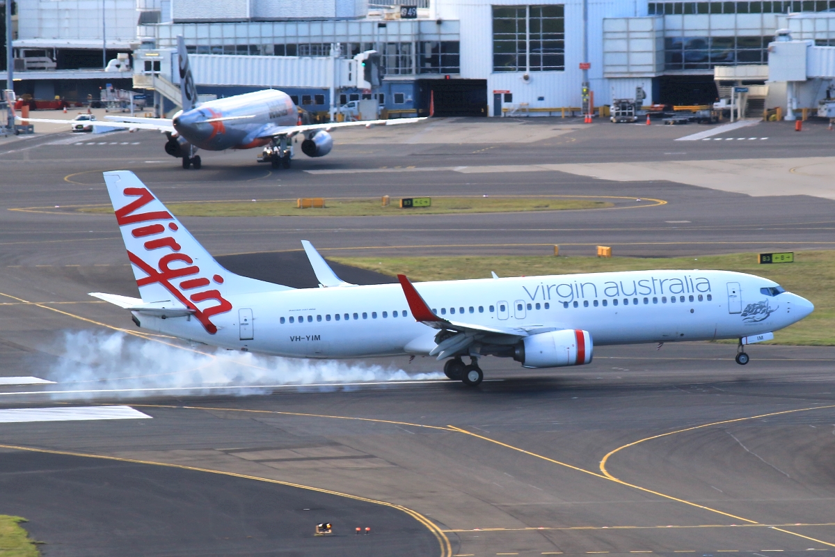 VH-YIM, (cn 38716), Boeing 737-8FE