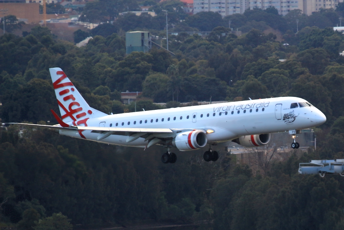 VH-ZPB · Embraer 190-100IGW · (SYD / YSSY)