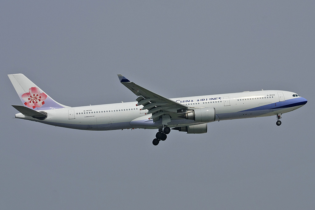 B-18306, (cn 675), Airbus A330-302