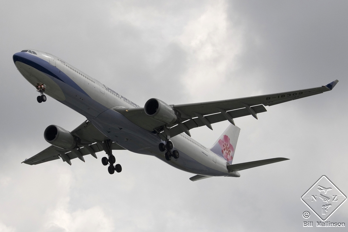 B-18309 · Airbus A330-302 · (SGN / VVTS)