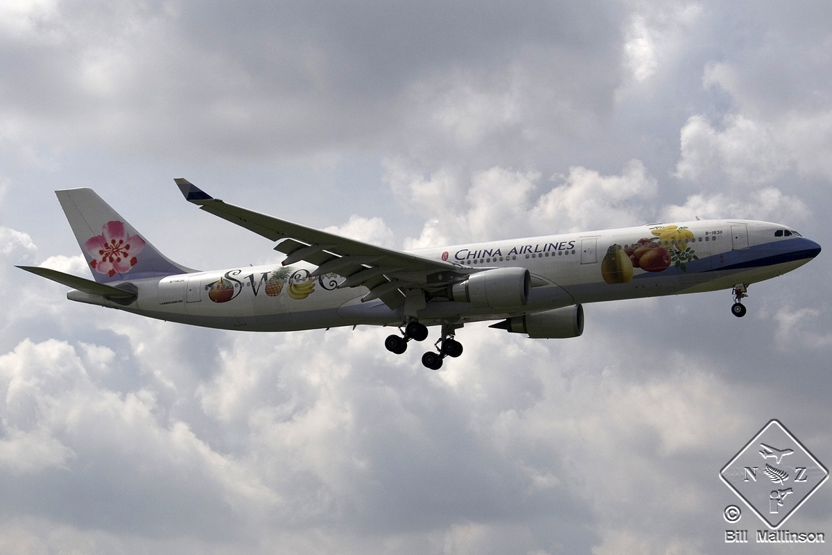 B-18311 · Airbus A330-302 · (SGN / VVTS)