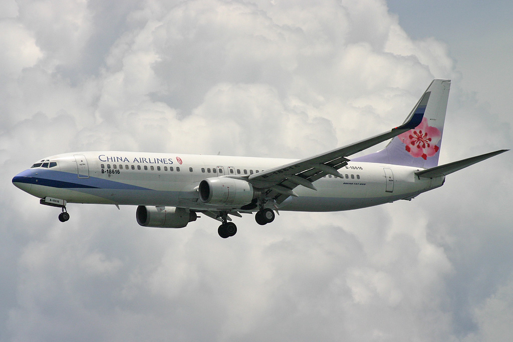 B-18616 · Boeing 737-809(WL) · (HKG / VHHH)