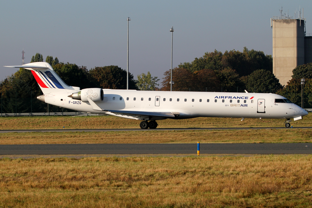F-GRZG (10037) 2002 Bombardier CRJ-701