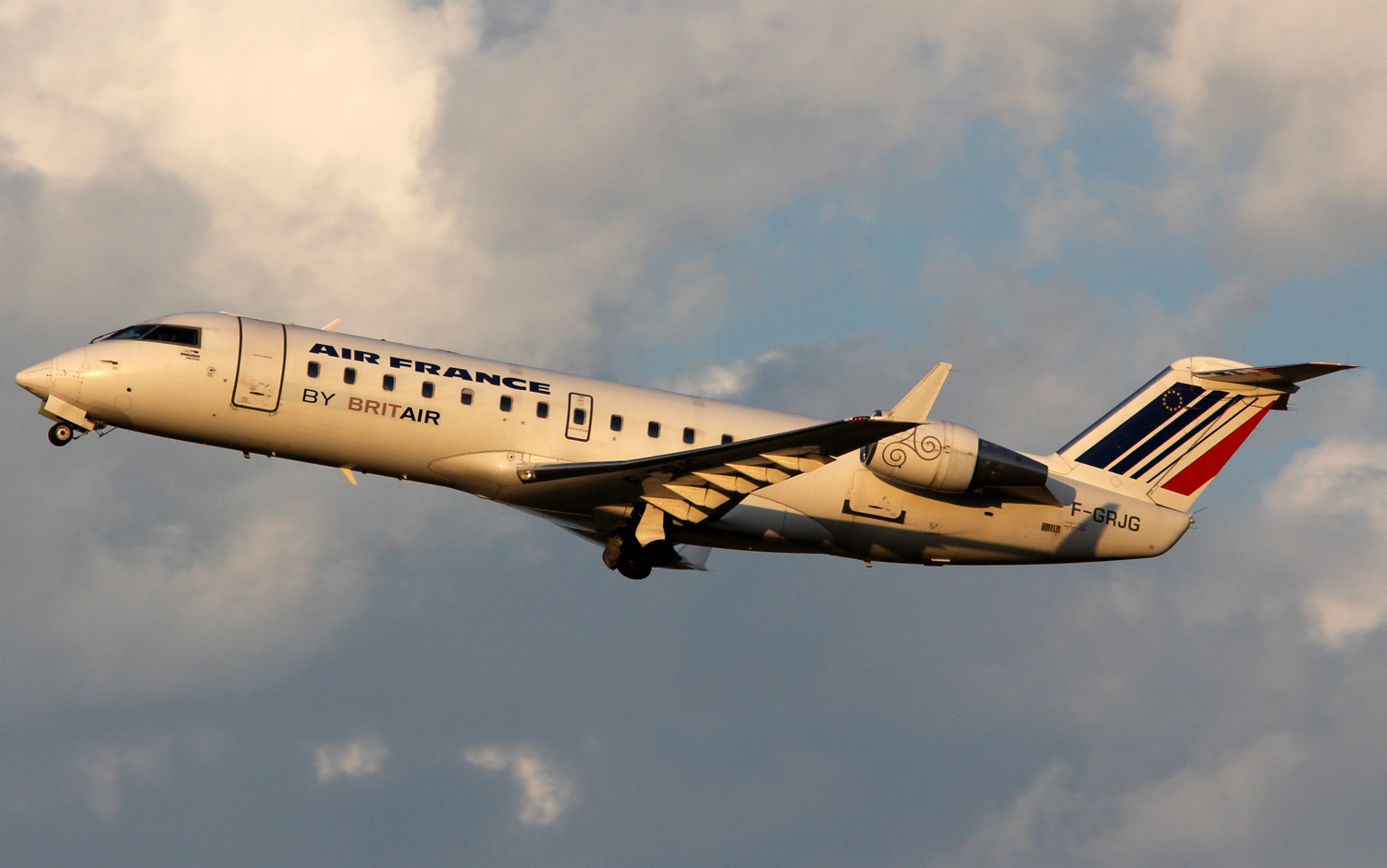 F-GRJG · Bombardier CRJ-100ER · (LYS / LFLL)