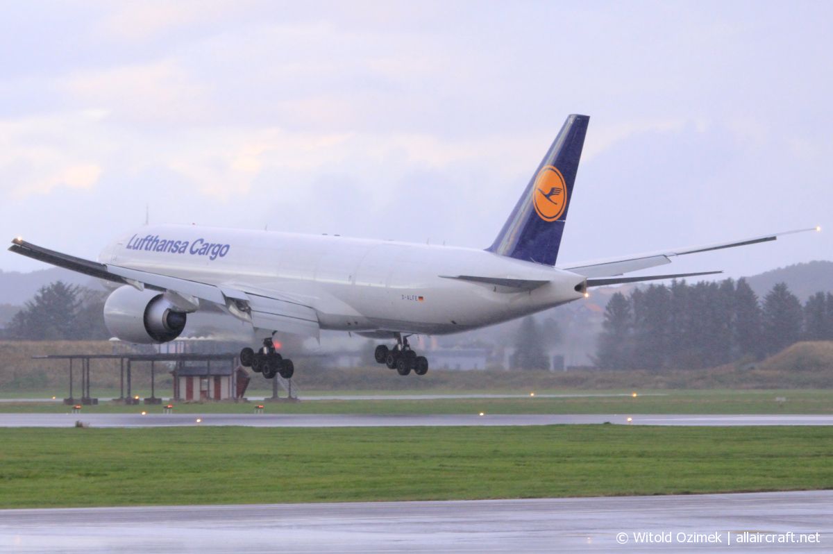 D-ALFE · Boeing 777-FBT · (SVG / ENZV)