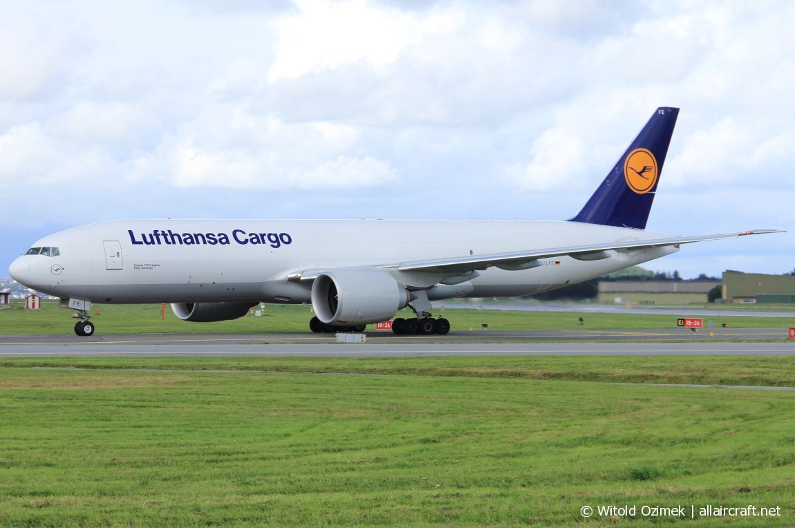D-ALFE (41678) 2015 Boeing 777-FBT