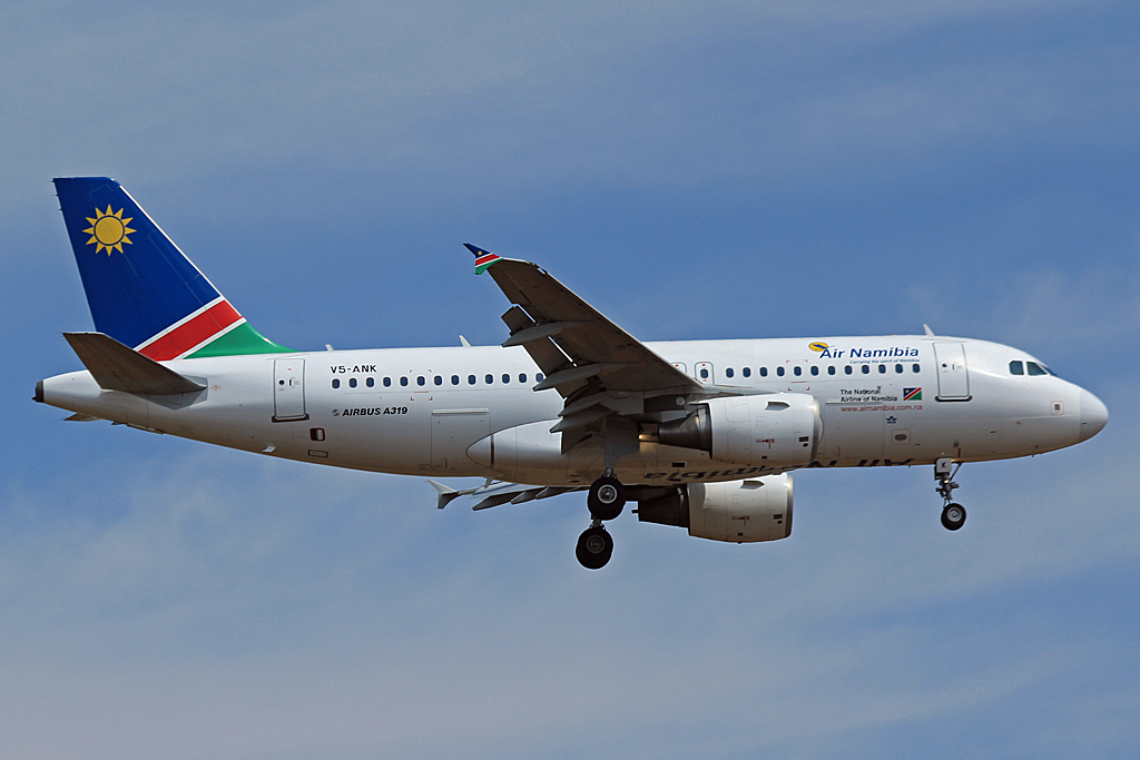 V5-ANK (cn 3586) Airbus A319-112