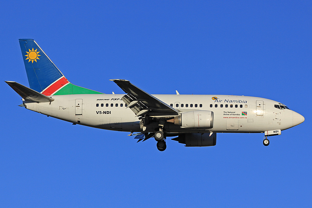 V5-NDI (cn 25228) Boeing 737-528