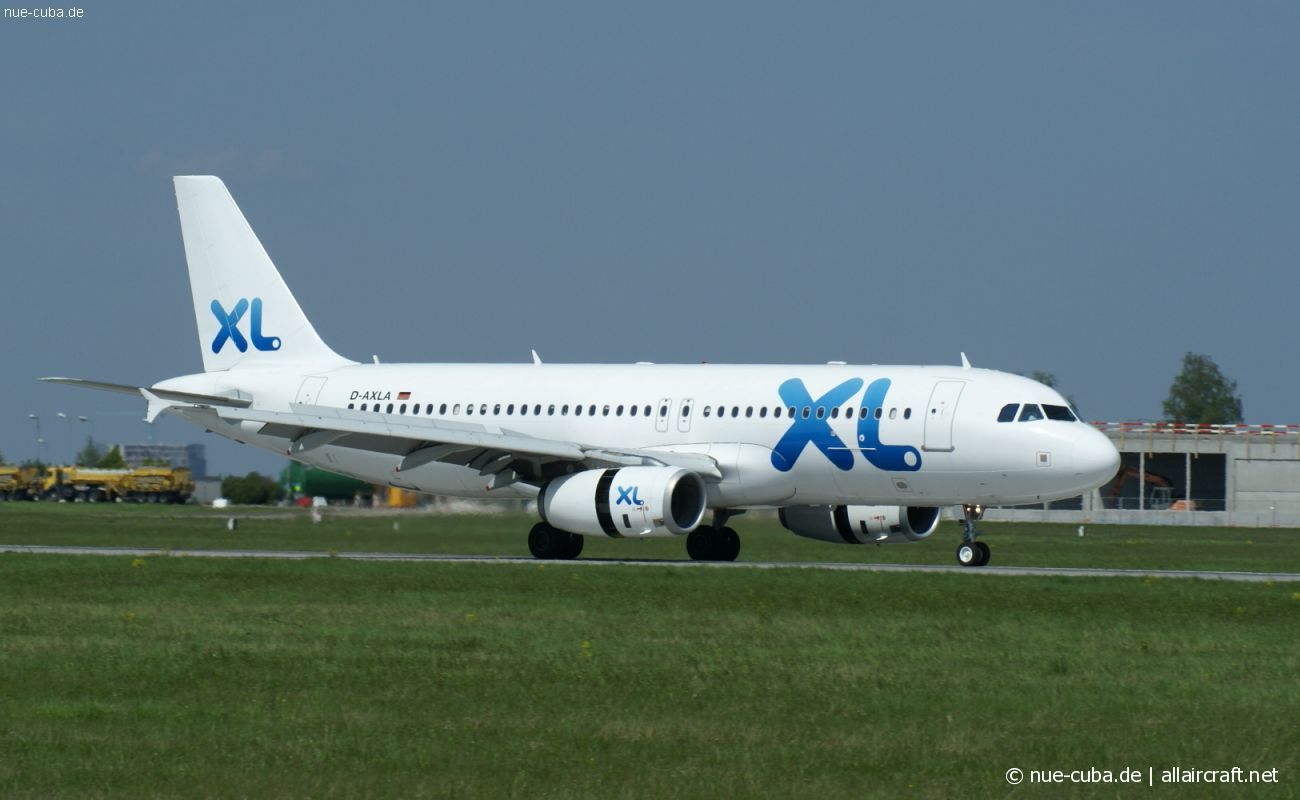 D-AXLA · Airbus A320-232 · (STR / EDDS)