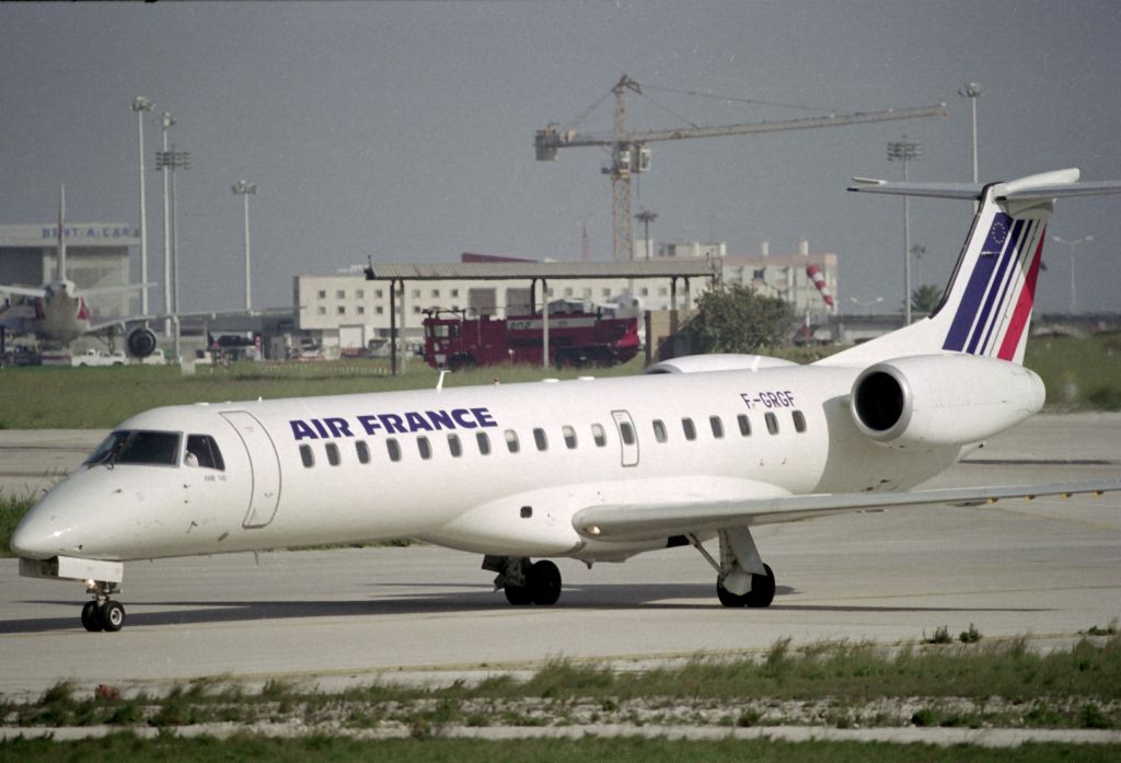 F-GRGF · Embraer EMB-145EU · (LIS / LPPT)