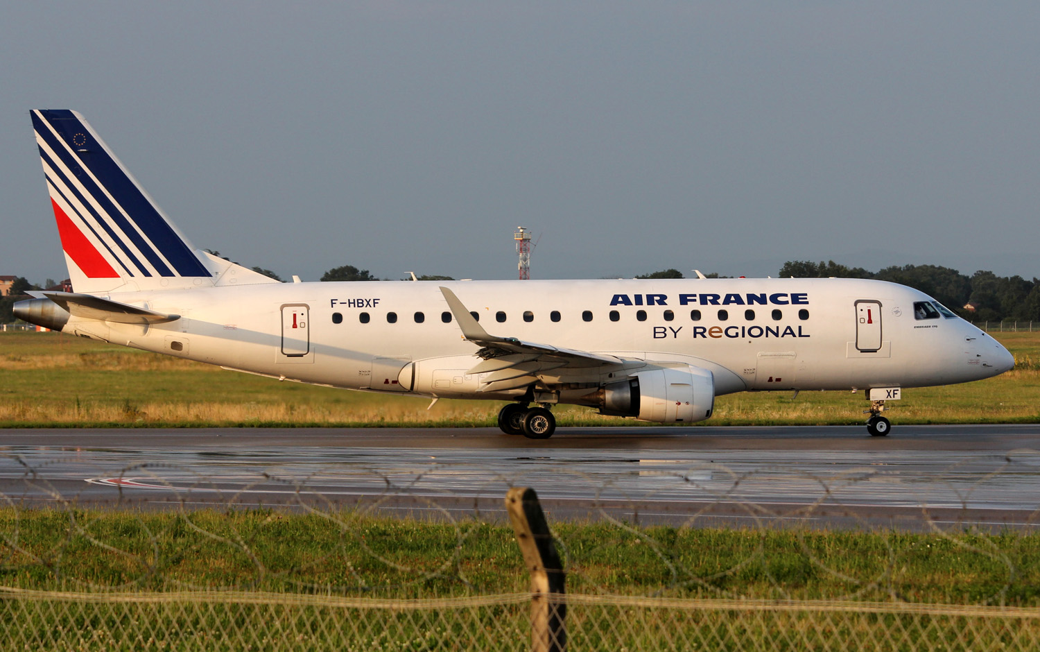 F-HBXF · Embraer 170-100STD · (LYS / LFLL)