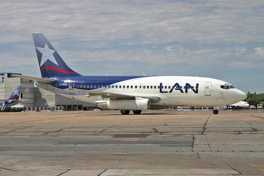 LV-BCD, (cn 22122), Boeing 737-230/Adv