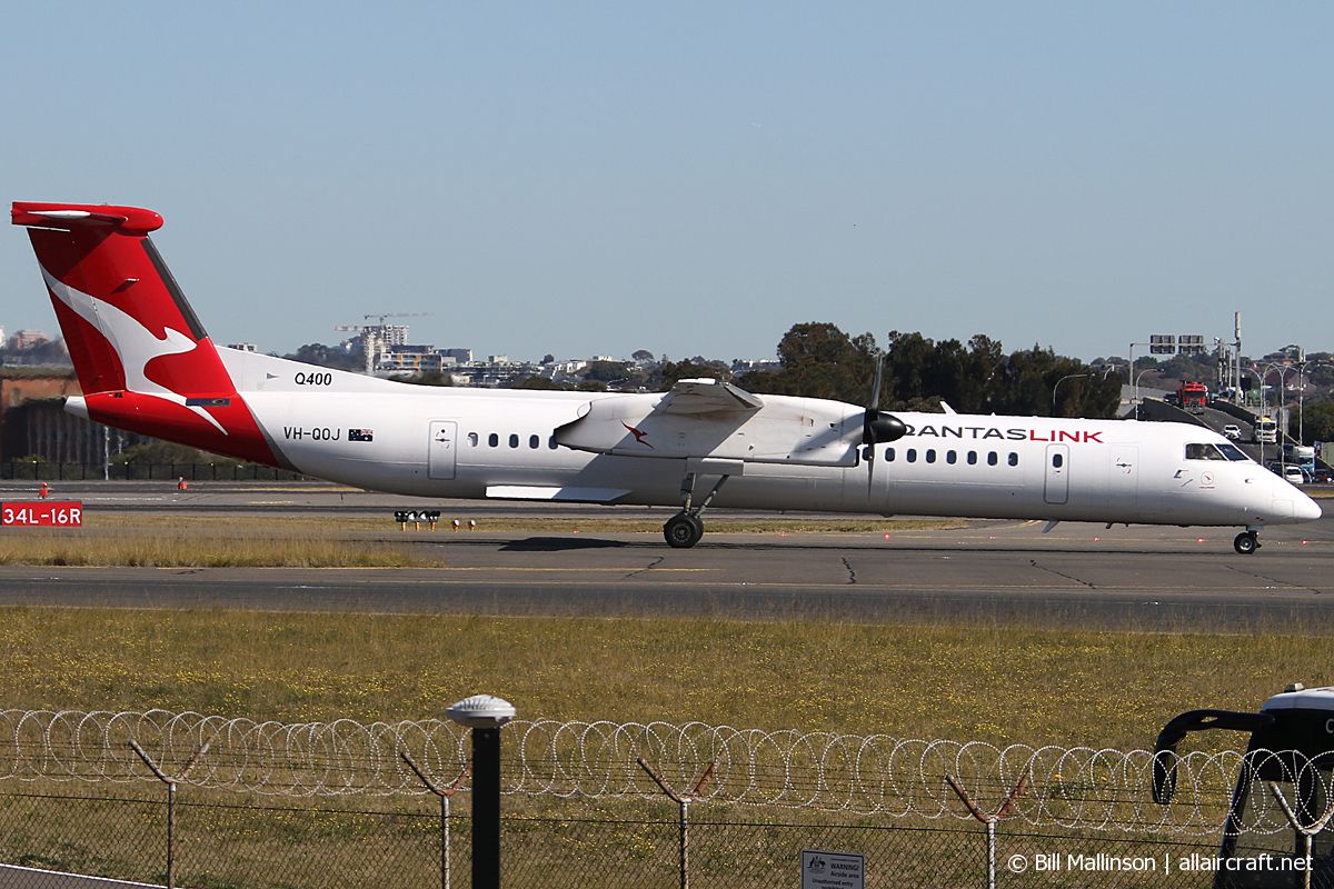 VH-QOJ · Bombardier Dash 8-Q402 · (SYD / YSSY)