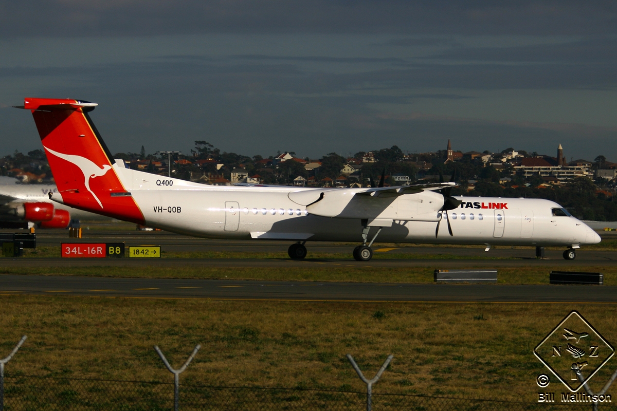 VH-QOB (4116) 2005 Bombardier Dash 8-Q402
