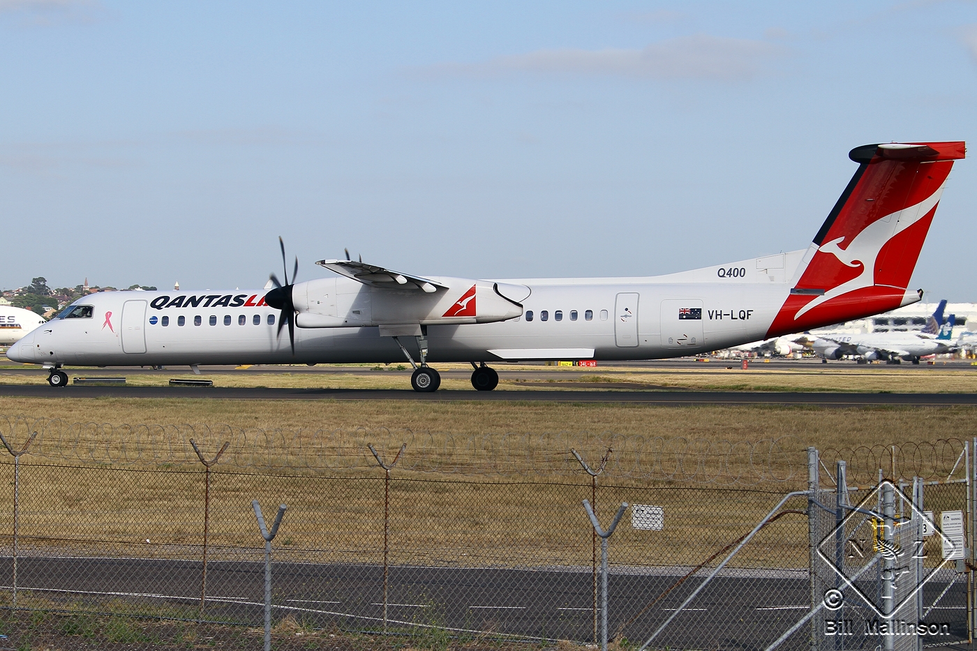 VH-LQF · Bombardier Dash 8-Q402 · (SYD / YSSY)