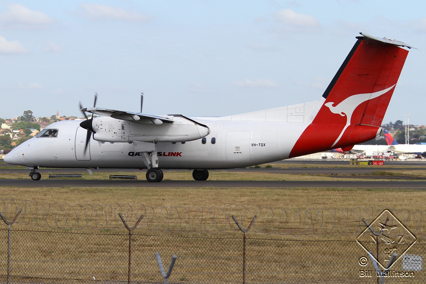 VH-TQX · Bombardier Dash 8-Q202 · (SYD / YSSY)