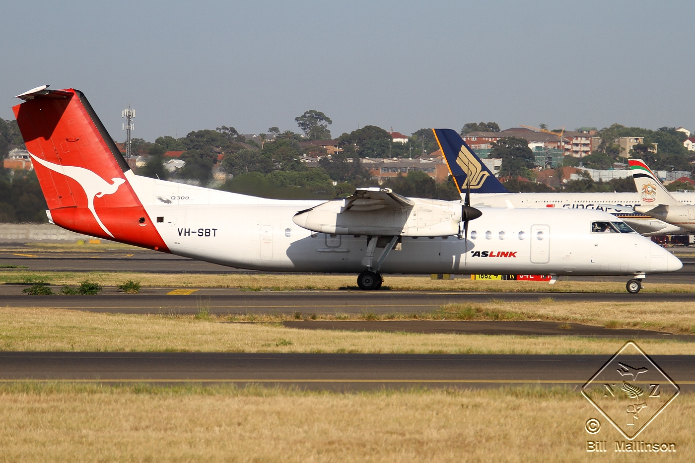 VH-SBT (580) 2001 Bombardier Dash 8-Q315