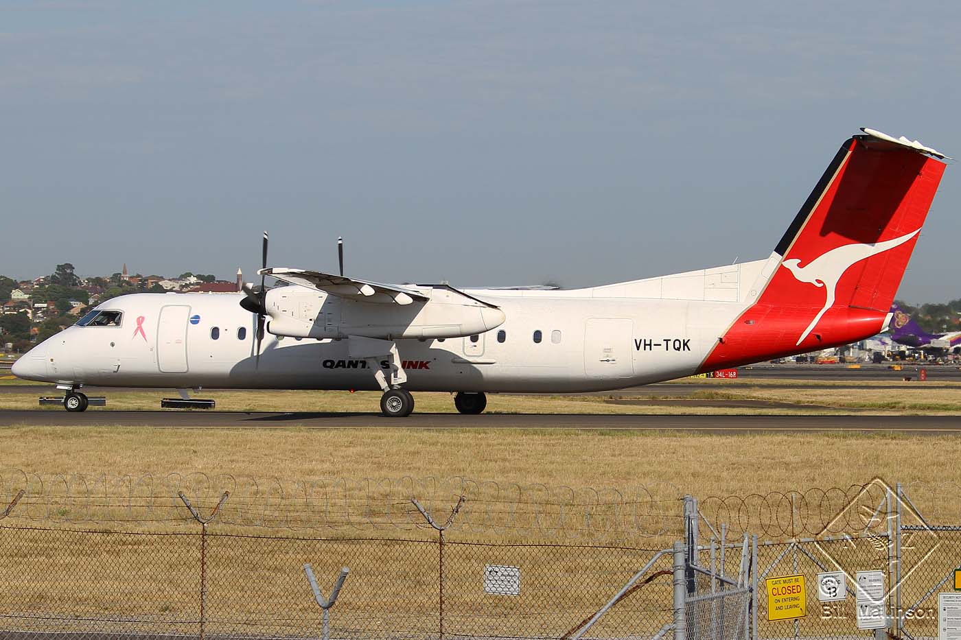 VH-TQK · Bombardier Dash 8-Q315 · (SYD / YSSY)
