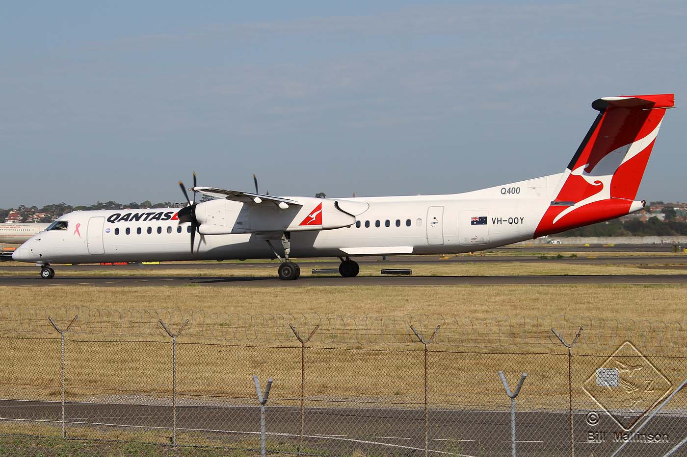 VH-QOY · Bombardier Dash 8-Q402 · (SYD / YSSY)
