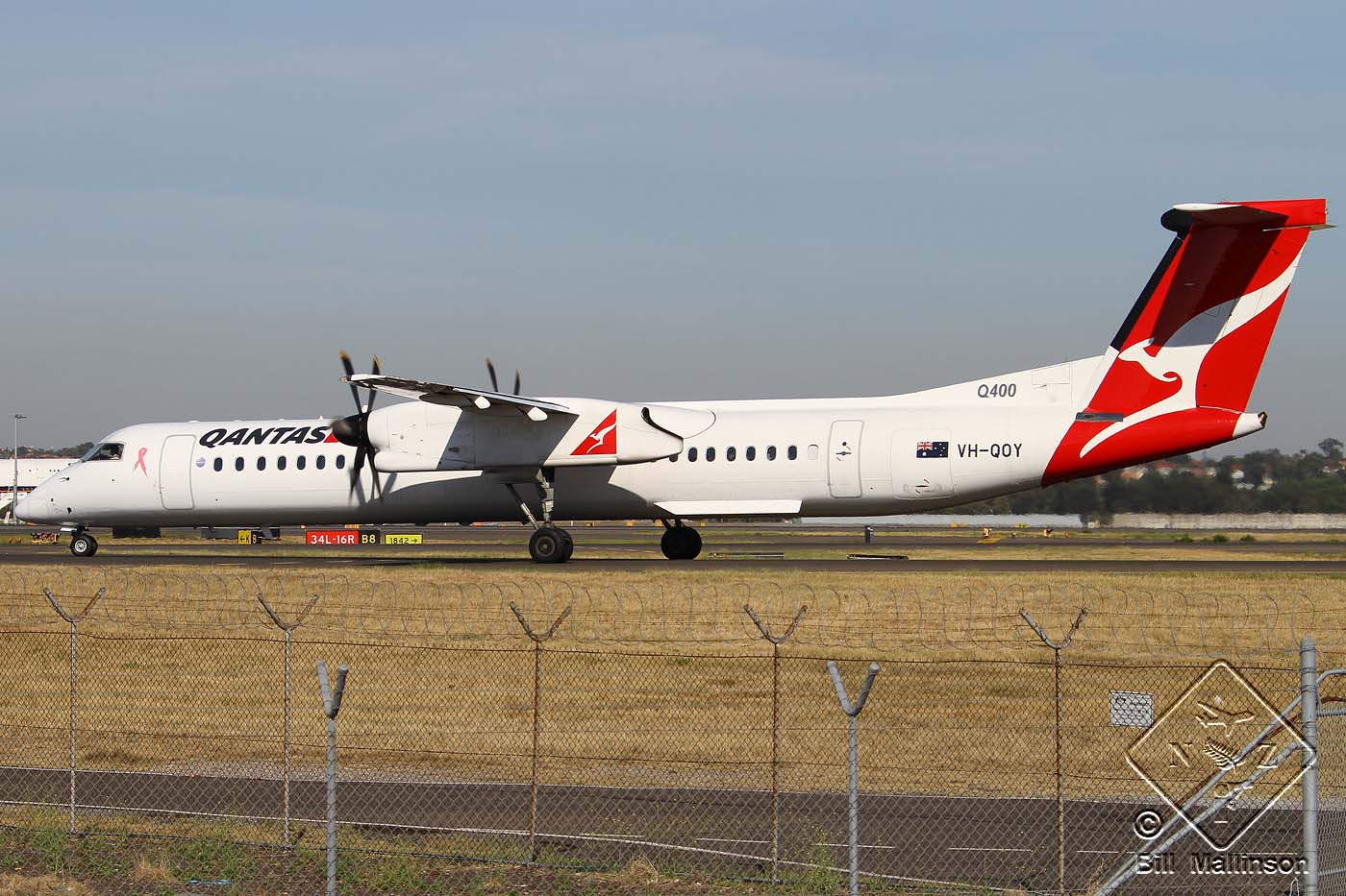 VH-QOY · Bombardier Dash 8-Q402 · (SYD / YSSY)