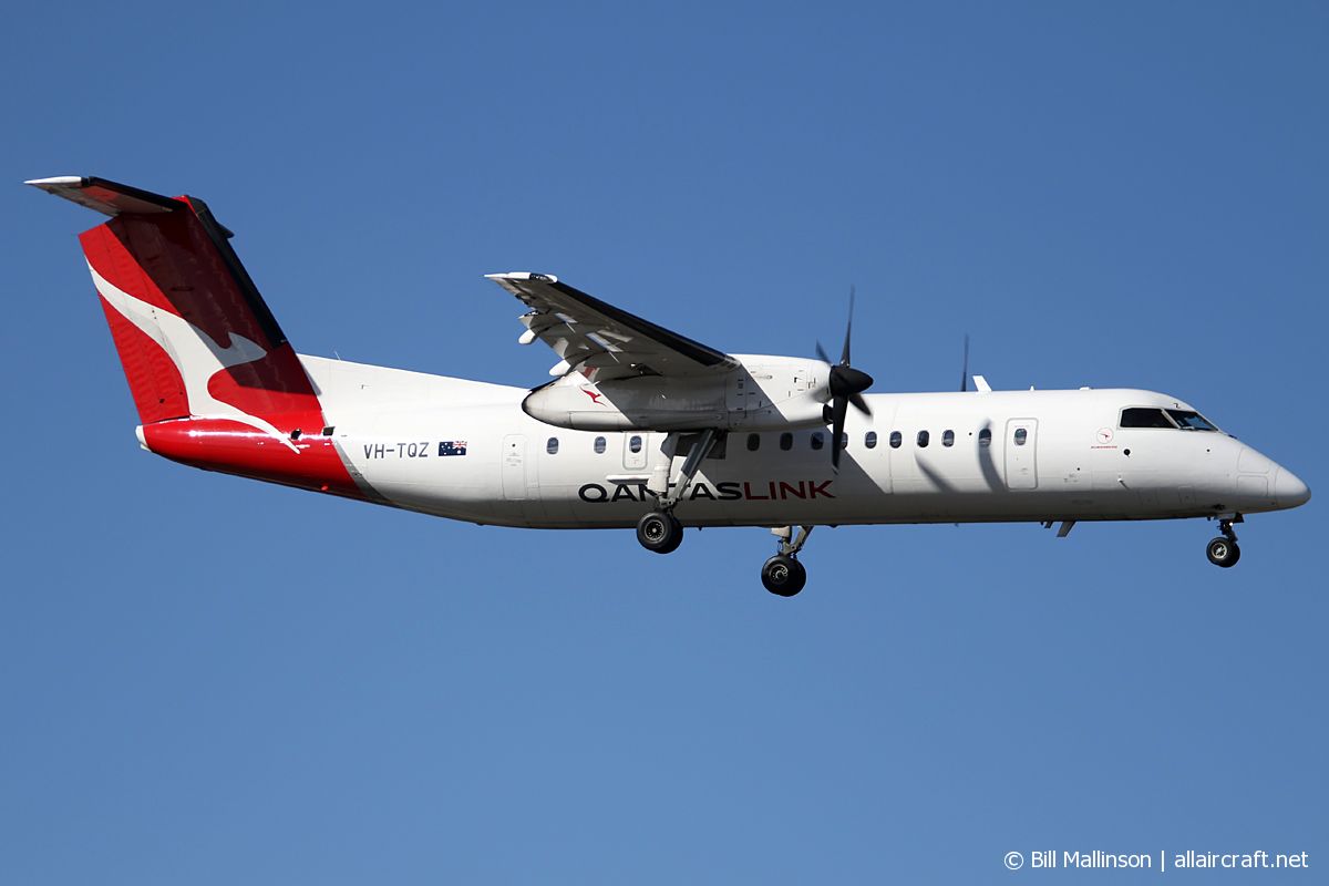 VH-TQZ · Bombardier Dash 8-Q315 · (SYD / YSSY)