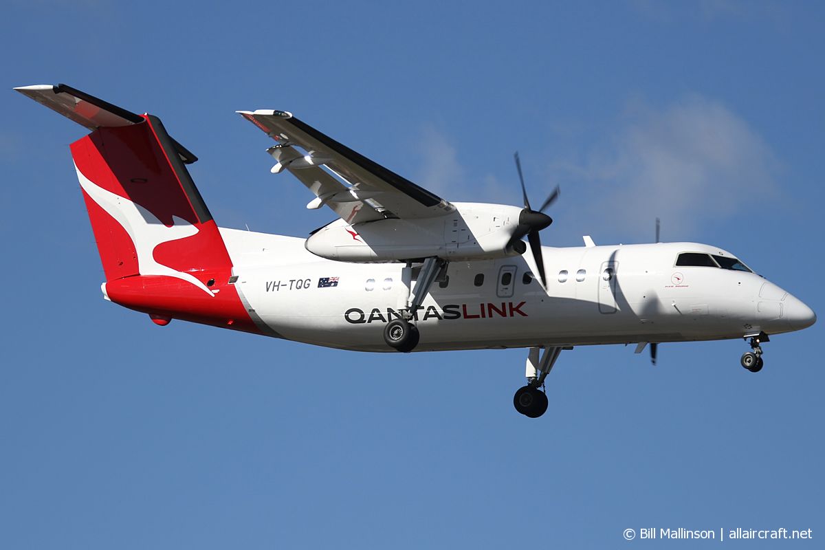 VH-TQG · Bombardier Dash 8-201 · (SYD / YSSY)