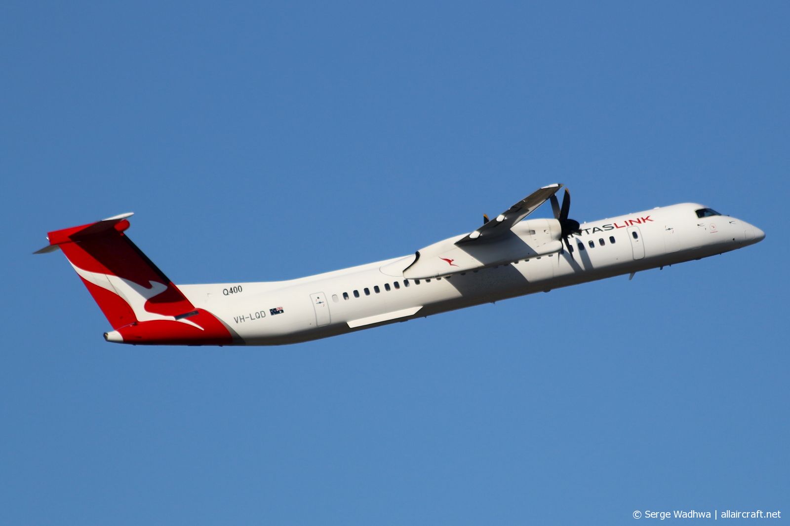 VH-LQD · Bombardier Dash 8-Q402 · (SYD / YSSY)