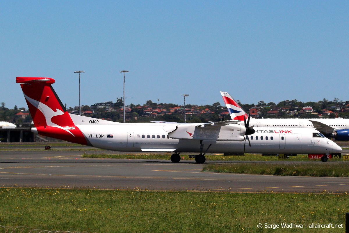 VH-LQM · Bombardier Dash 8-Q402 · (SYD / YSSY)