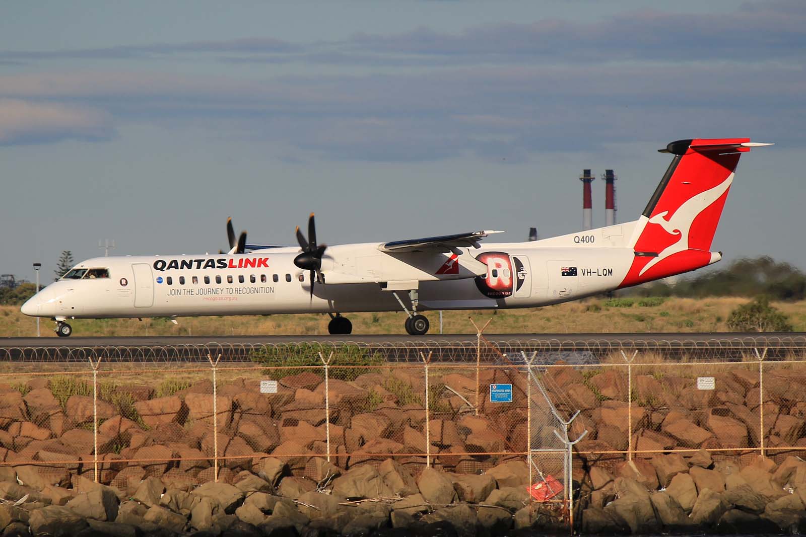 VH-LQM (4450) 2013 Bombardier Dash 8-Q402