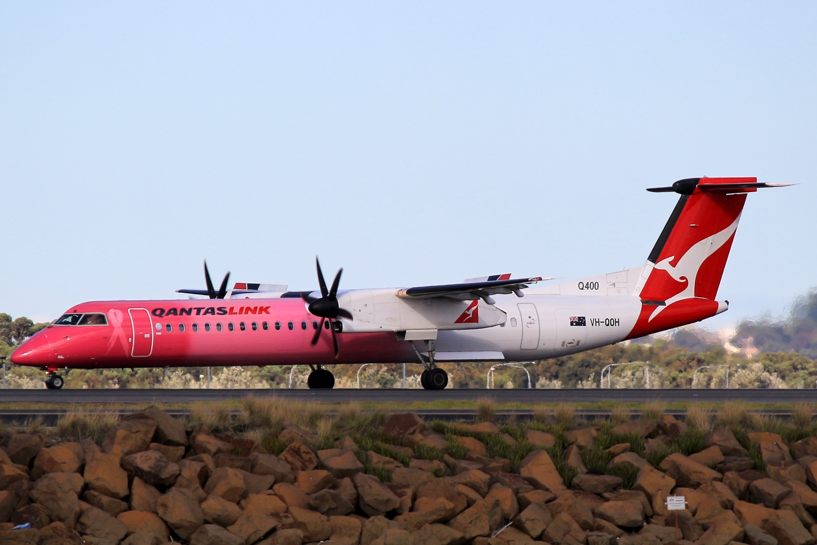 VH-QOH (4132) 2006 Bombardier Dash 8-Q402