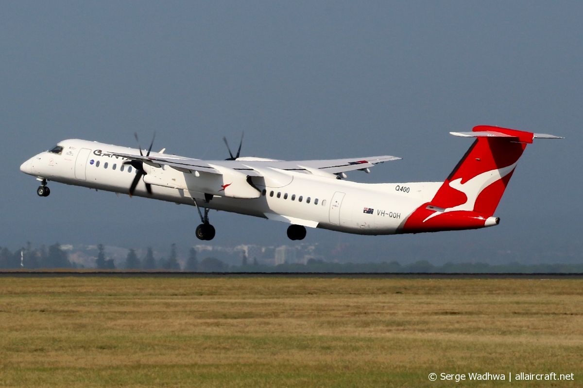 VH-QOH (4132) 2006 Bombardier Dash 8-Q402