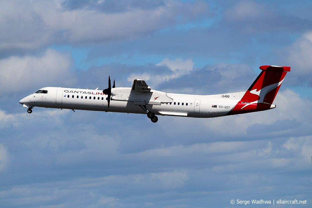 VH-QOT (4269) 2009 Bombardier Dash 8-Q402