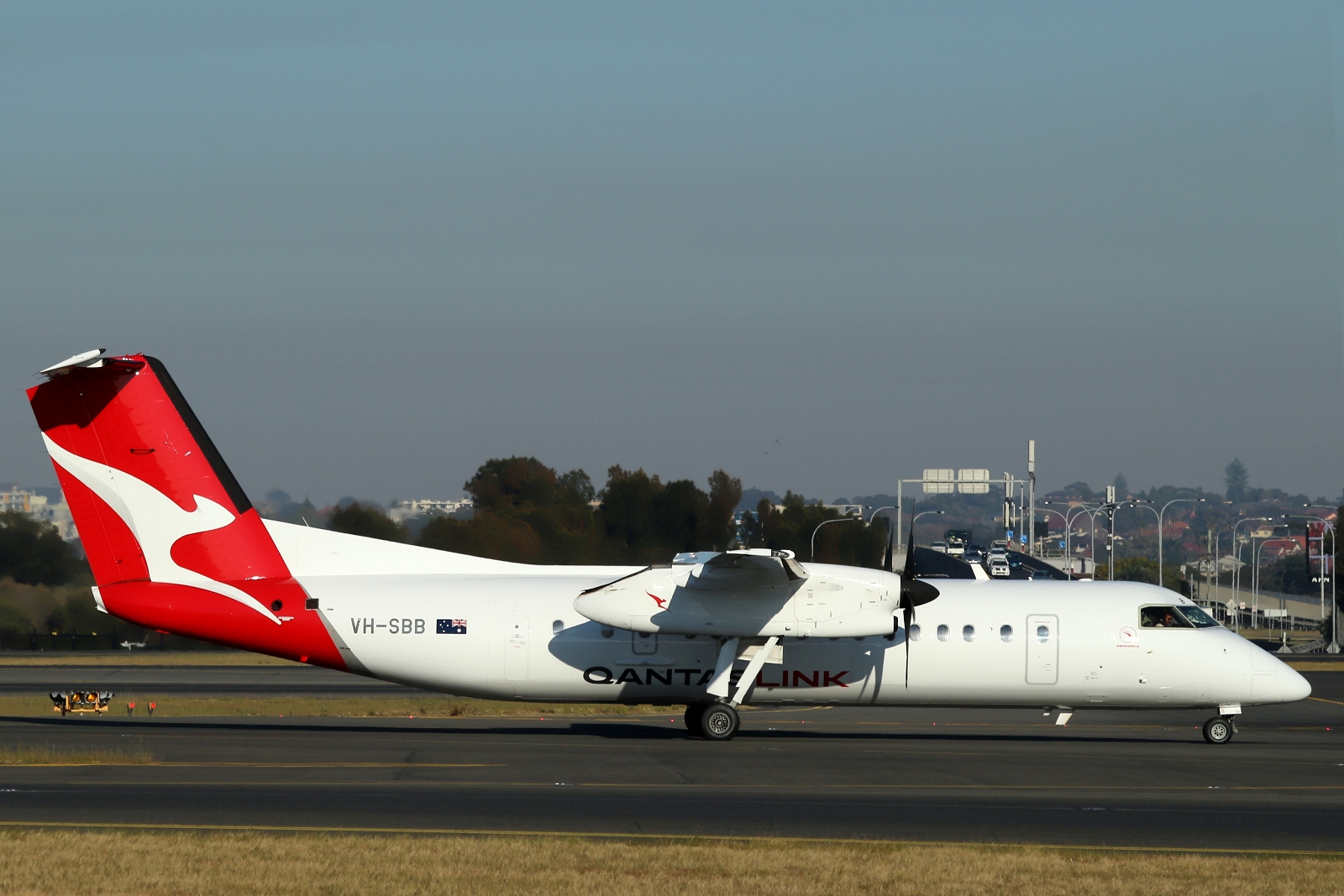 VH-SBB · Bombardier Dash 8-Q311 · (SYD / YSSY)