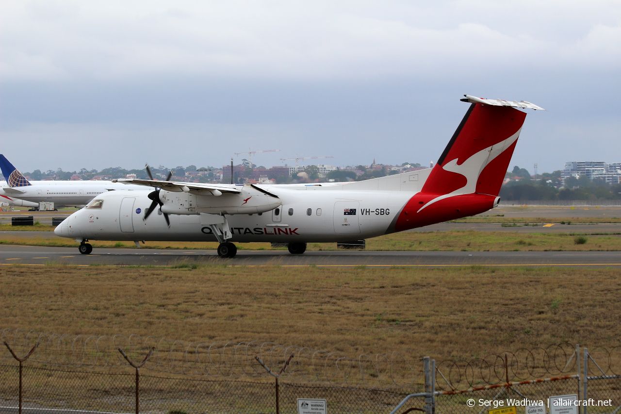 VH-SBG (575) 2001 Bombardier Dash 8-Q315