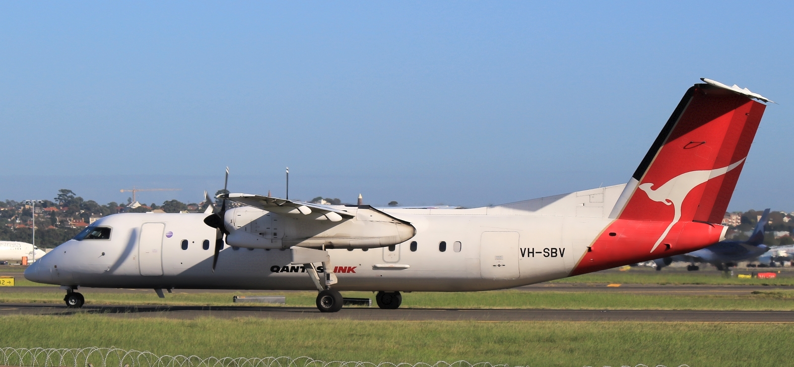 VH-SBV (595) 2003 Bombardier Dash 8-Q315