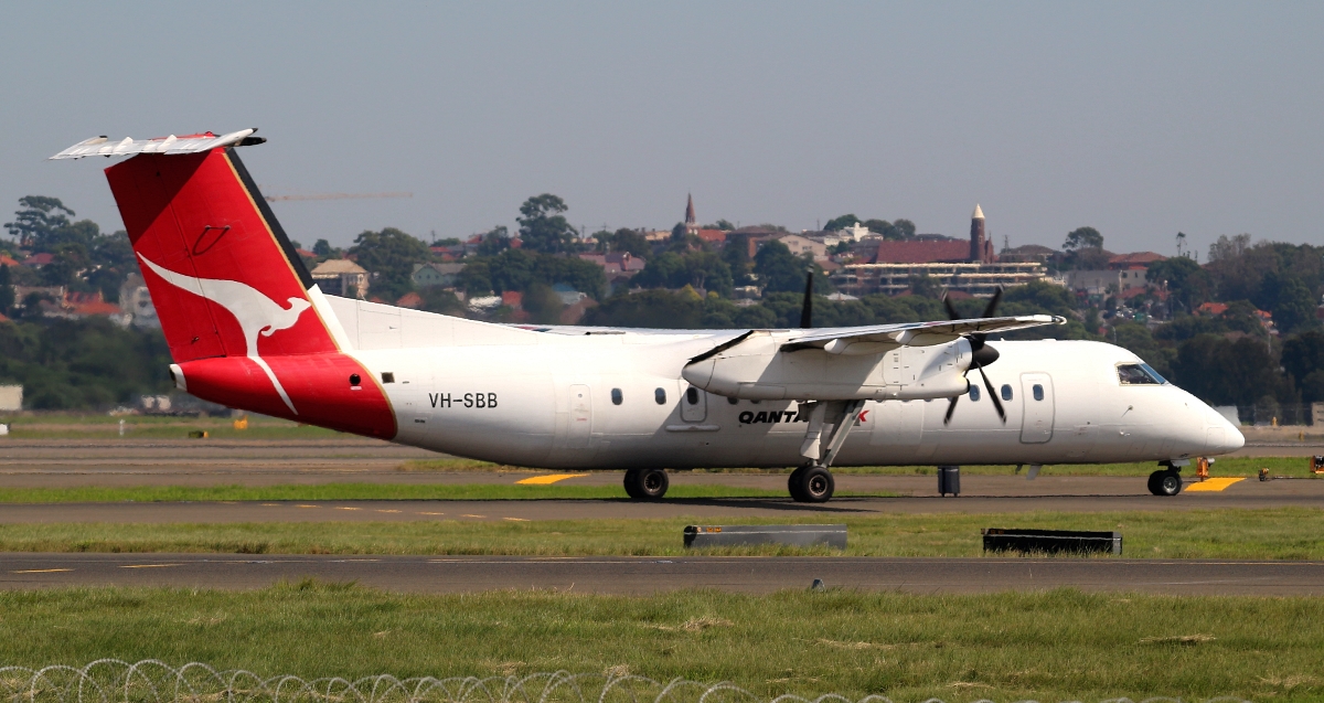 VH-SBB · Bombardier Dash 8-Q311 · (SYD / YSSY)