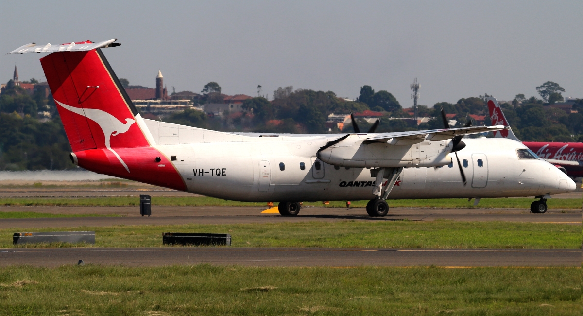 VH-TQE · Bombardier Dash 8-Q315 · (SYD / YSSY)