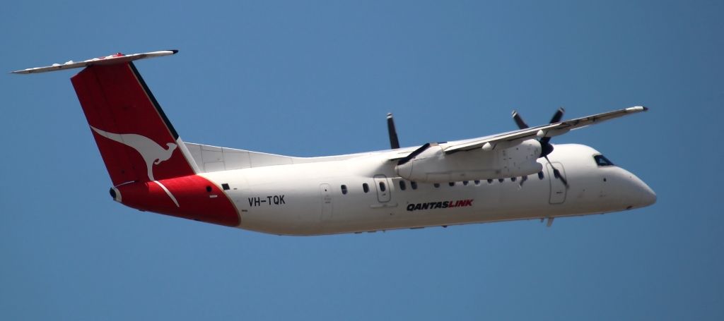 VH-TQK · Bombardier Dash 8-Q315 · (SYD / YSSY)