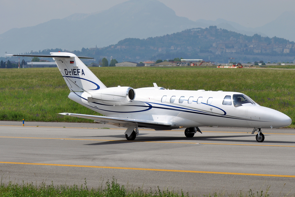 D-IEFA · Cessna 525A CitationJet CJ2 · (BGY / LIME)