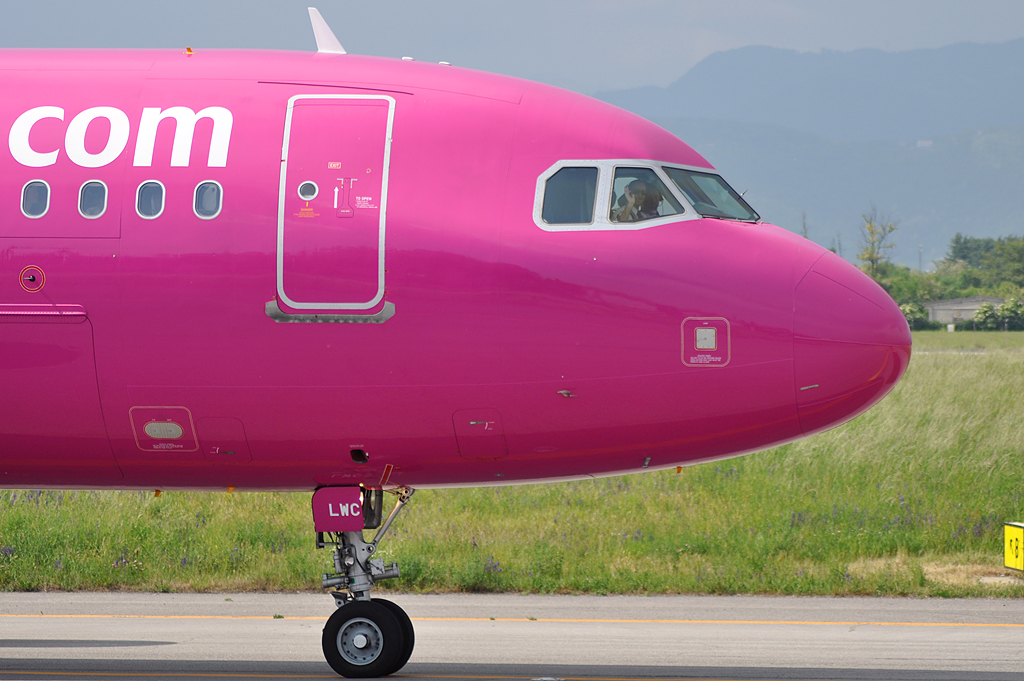 HA-LWC (4323) 2010 Airbus A320-232