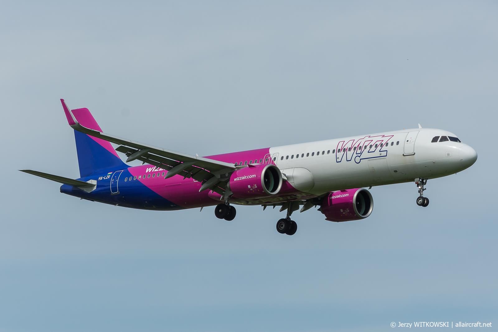 HA-LZR (10889) 2022 Airbus A321-271NX