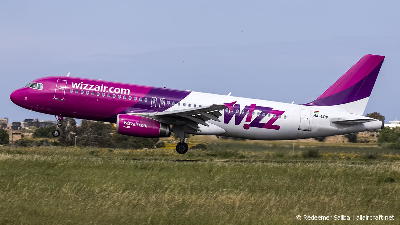 HA-LPV (3927) 2009 Airbus A320-232