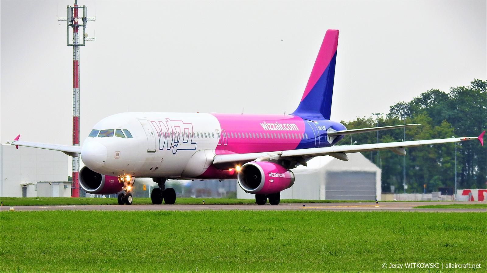 HA-LWK (4716) 2011 Airbus A320-232