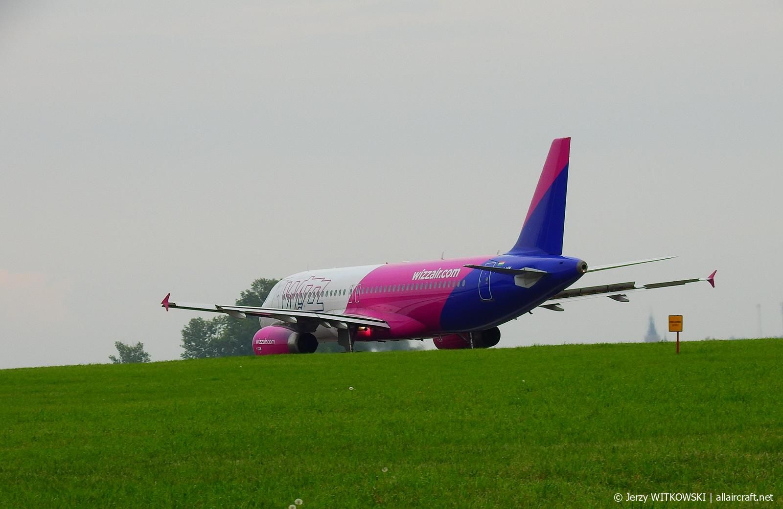 HA-LYK · Airbus A320-232(WL) · (LUZ / EPLB)