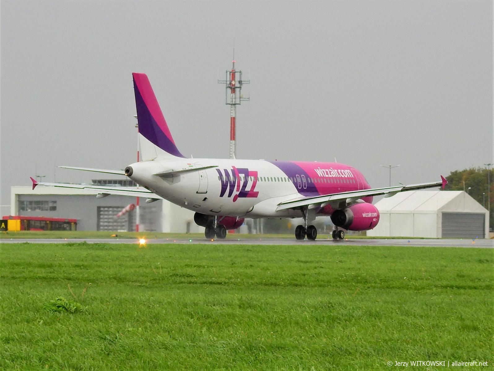 HA-LPL (3166) 2007 Airbus A320-232