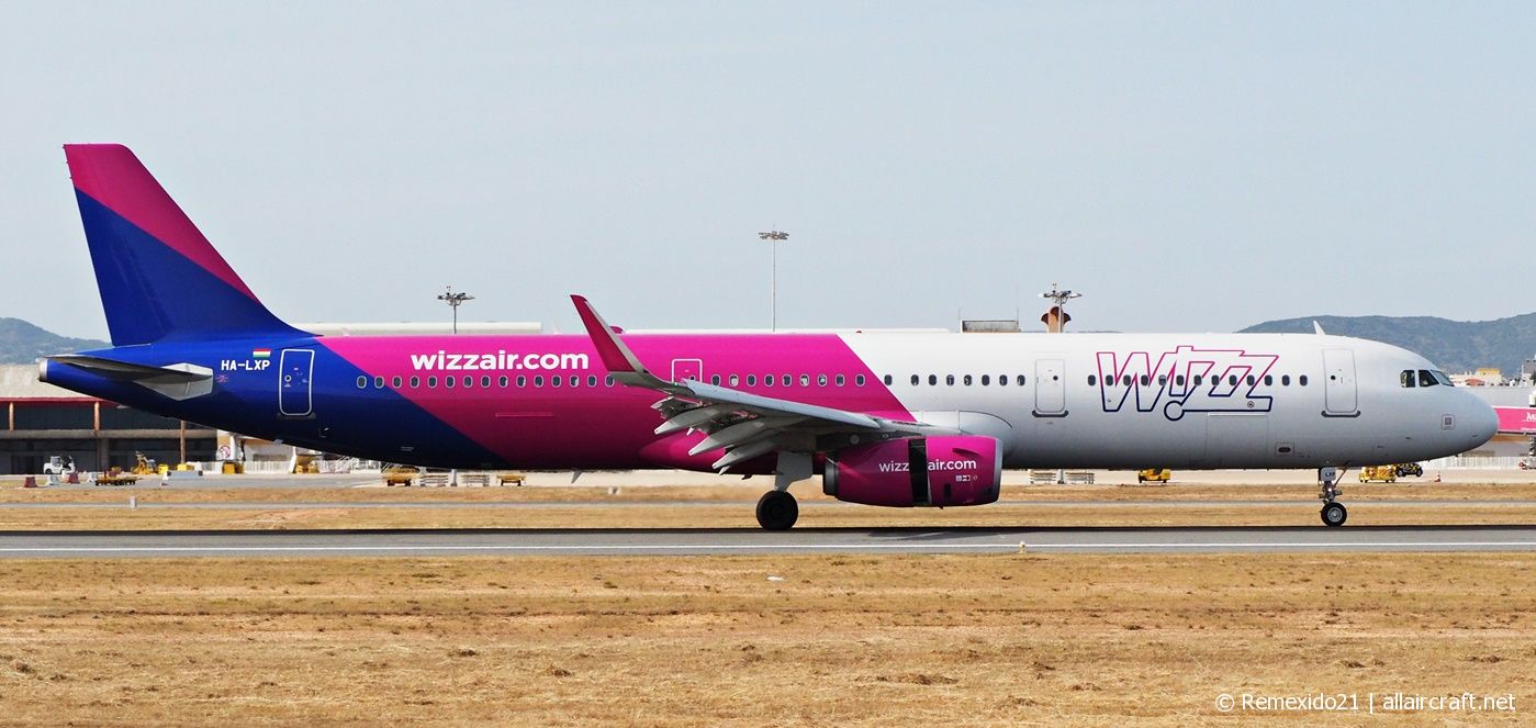 HA-LXP · Airbus A321-231 · (FAO / LPFR)