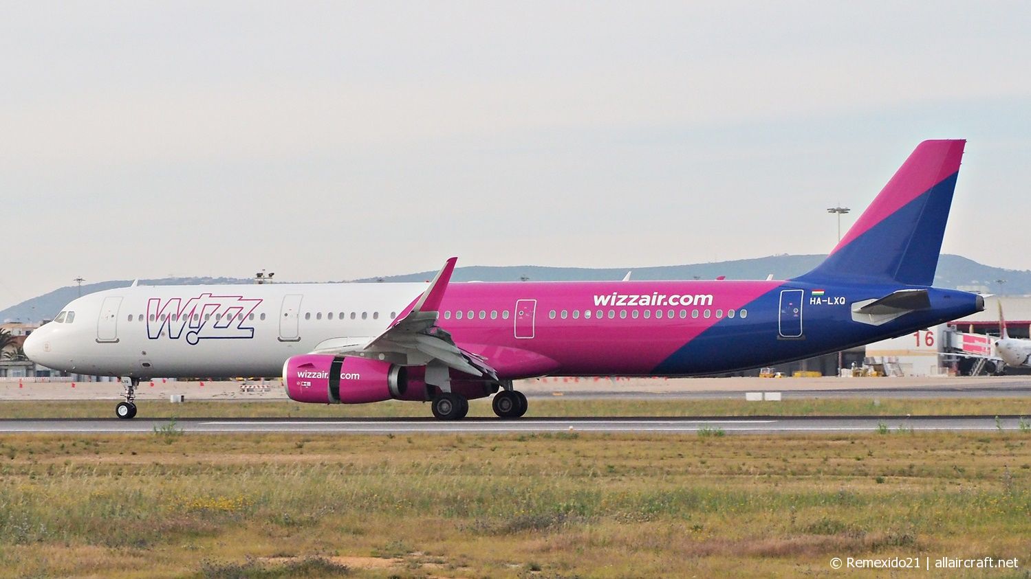 HA-LXQ · Airbus A321-231 · (FAO / LPFR)