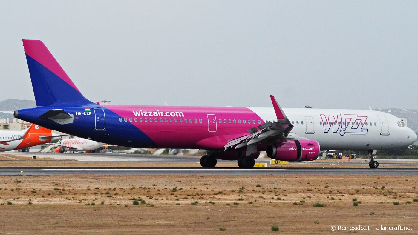 HA-LXR · Airbus A321-231 · (FAO / LPFR)